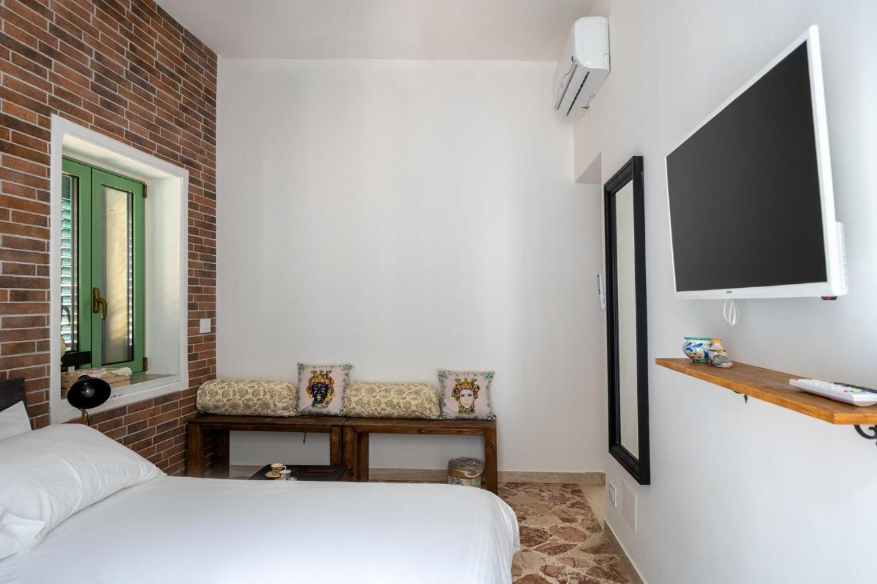 ノート A Calata Bed & Breakfast エクステリア 写真
